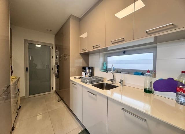 Apartamento de 2 habitaciones en Cala de Finestrat, Finestrat en venta con piscina - 350.000 € (Ref: 9669252)