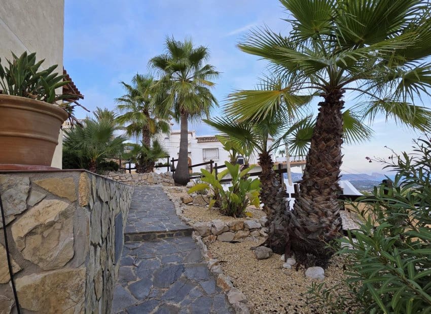 3 sypialnia Willa na sprzedaż w Alfaz del Pi / L'Alfas del Pi z basenem garażem - 1 300 000 € (Ref: 9720494)