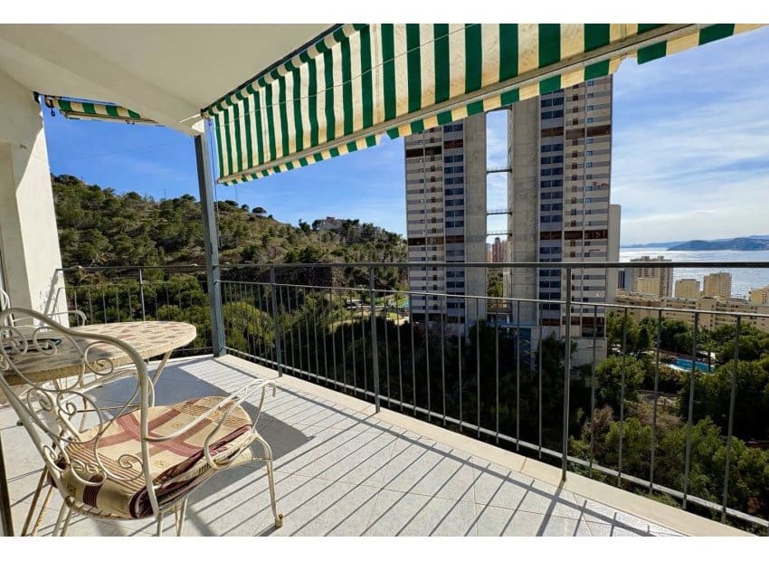 Apartamento de 3 habitaciones en Benidorm en venta con piscina garaje - 201.500 € (Ref: 9784992)