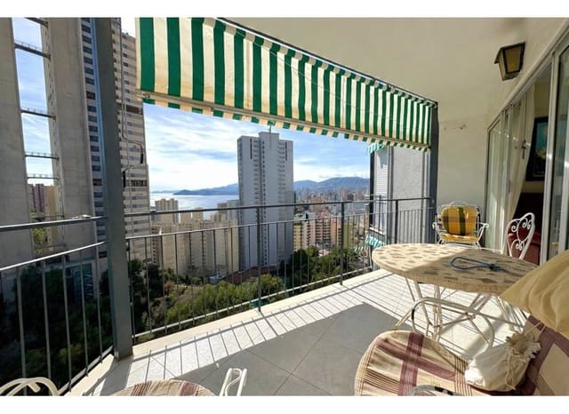 Apartamento de 3 habitaciones en Rincón de Loix, Benidorm en venta con piscina garaje - 201.500 € (Ref: 9784992)