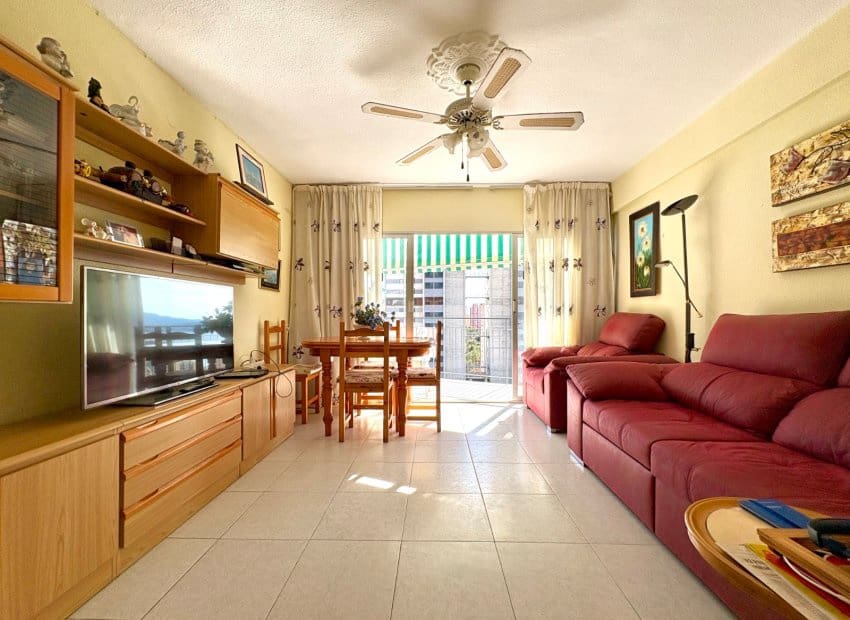 Apartamento de 3 habitaciones en Benidorm en venta con piscina garaje - 201.500 € (Ref: 9784992)