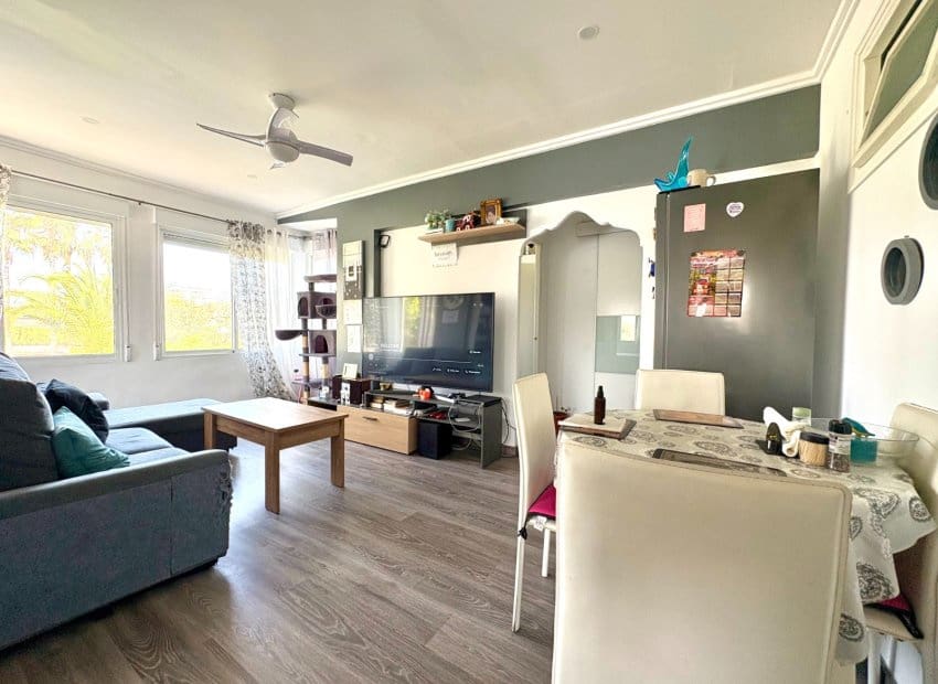 3 bedroom Beach Apartment for sale in Denia with garage - € 179,000 (Ref: 9793688)