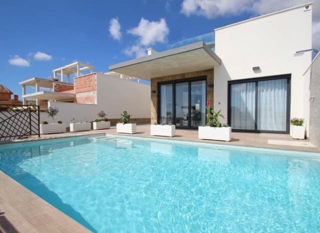 3 soveværelse Villa til salg i San Miguel de Salinas med swimmingpool - € 630.000 (Ref: 9834845)