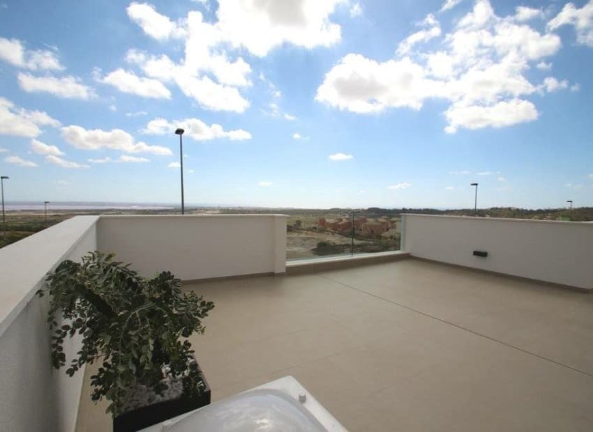 3 soveværelse Villa til salg i San Miguel de Salinas med swimmingpool - € 630.000 (Ref: 9834845)