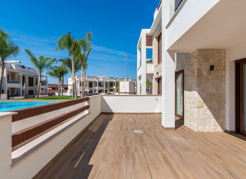 2 soveværelse Byhus til salg i Torrevieja med swimmingpool garage - € 285.000 (Ref: 9834846)