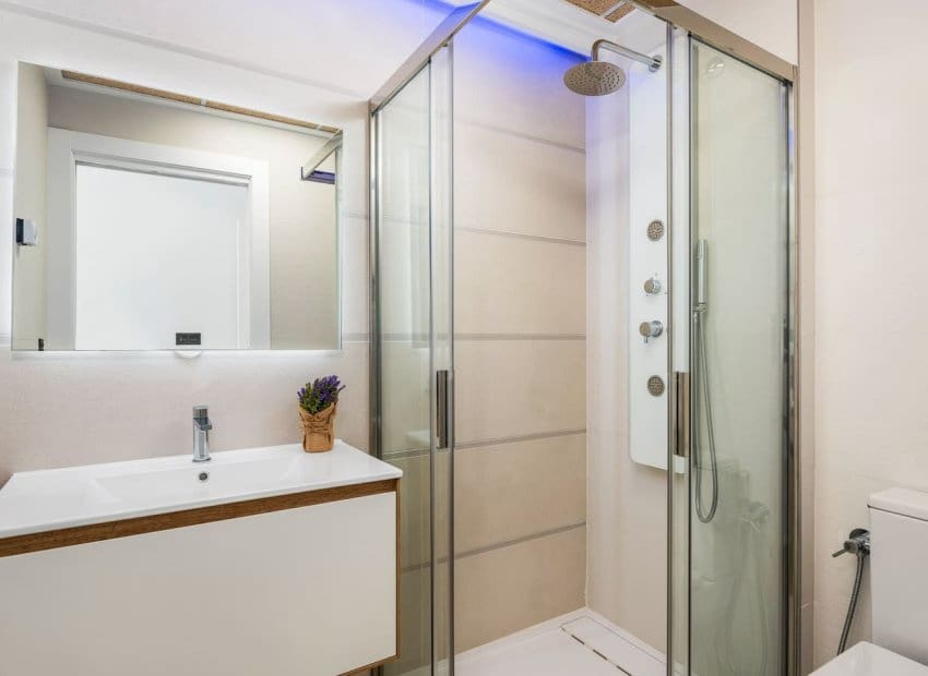 2 soveværelse Byhus til salg i Torrevieja med swimmingpool garage - € 285.000 (Ref: 9834846)