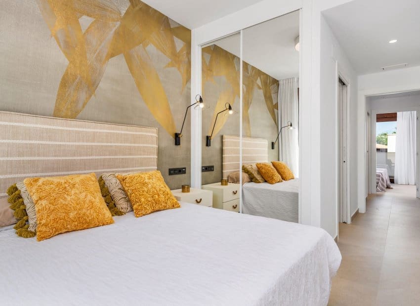 2 soveværelse Byhus til salg i Torrevieja med swimmingpool garage - € 285.000 (Ref: 9834846)