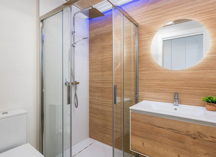 2 soveværelse Byhus til salg i Torrevieja med swimmingpool garage - € 285.000 (Ref: 9834846)