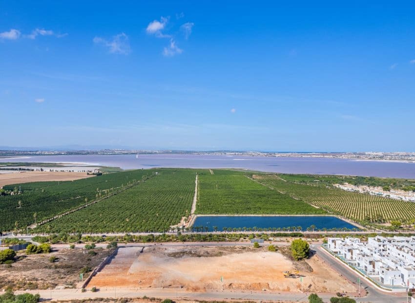2 soveværelse Byhus til salg i Torrevieja med swimmingpool garage - € 285.000 (Ref: 9834846)