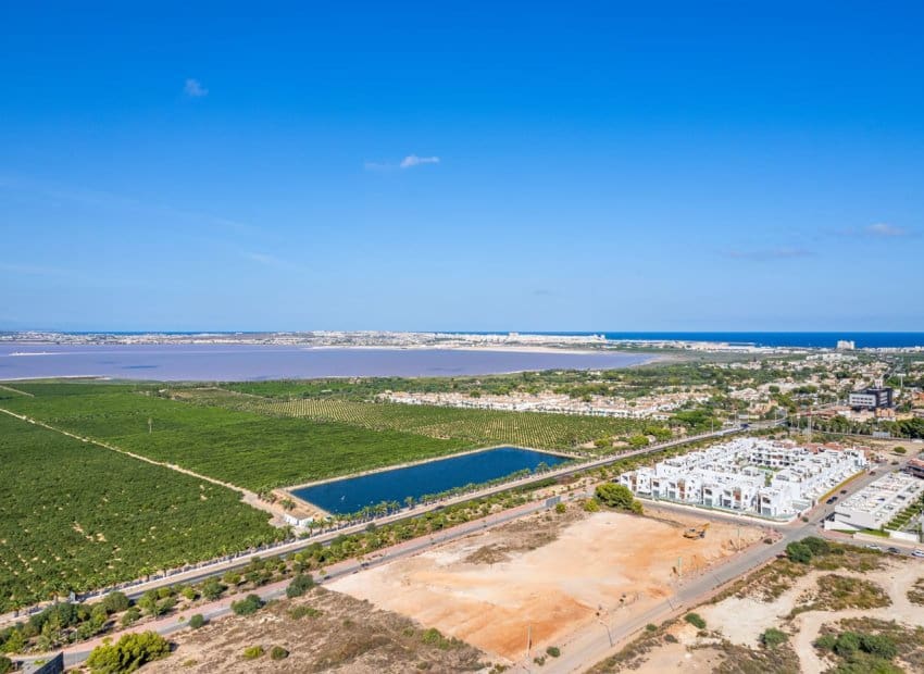 2 soveværelse Byhus til salg i Torrevieja med swimmingpool garage - € 285.000 (Ref: 9834846)