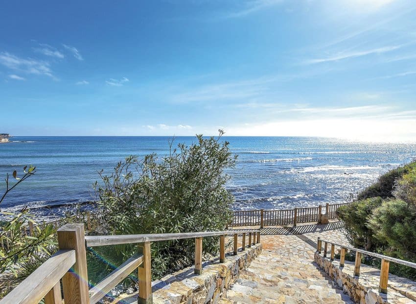 2 soverom Leilighet til salgs i La Mata med svømmebasseng garasje - € 295 000 (Ref: 9834858)