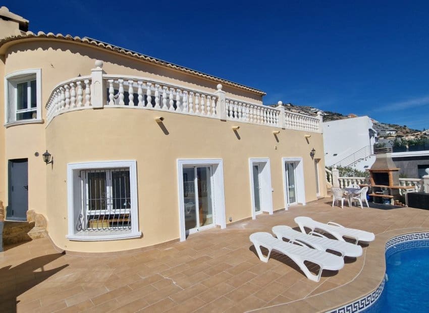 4 chambre Villa/Maison à vendre à Cumbre del Sol avec piscine - 730 000 € (Ref: 9858730)