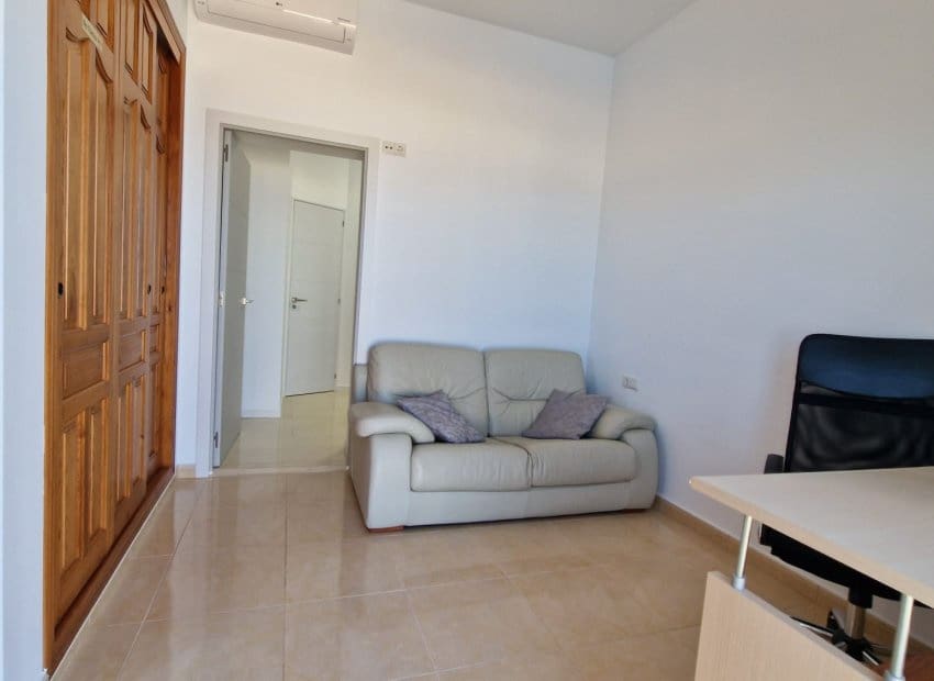 4 chambre Villa/Maison à vendre à Cumbre del Sol avec piscine - 730 000 € (Ref: 9858730)