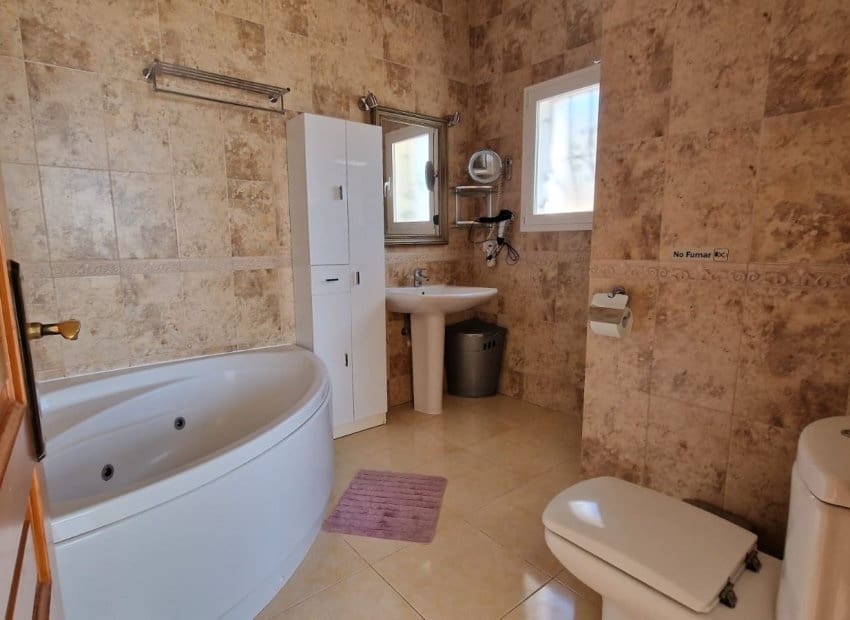 4 chambre Villa/Maison à vendre à Cumbre del Sol avec piscine - 730 000 € (Ref: 9858730)