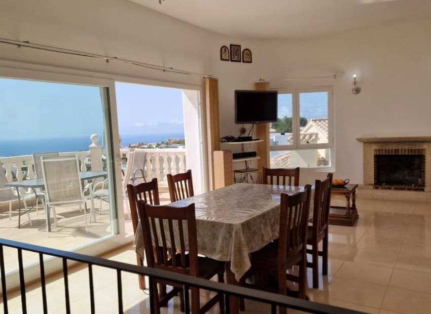 4 chambre Villa/Maison à vendre à Cumbre del Sol avec piscine - 730 000 € (Ref: 9858730)