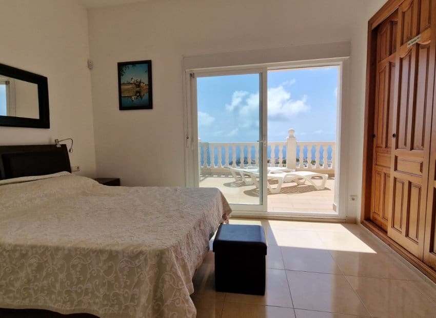 4 chambre Villa/Maison à vendre à Cumbre del Sol avec piscine - 730 000 € (Ref: 9858730)