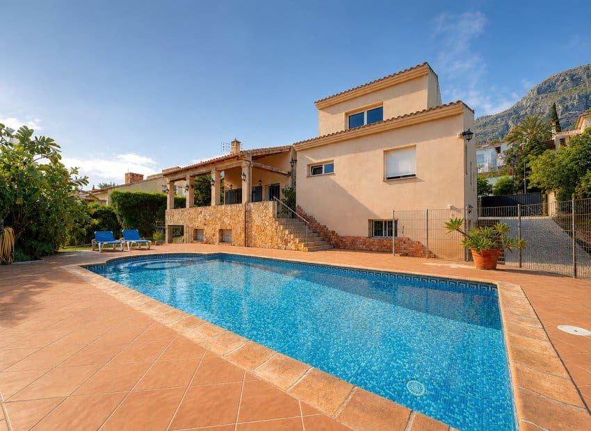 5 camera da letto Villa in vendita in Denia con piscina garage - 956.000 € (Rif: 9879803)