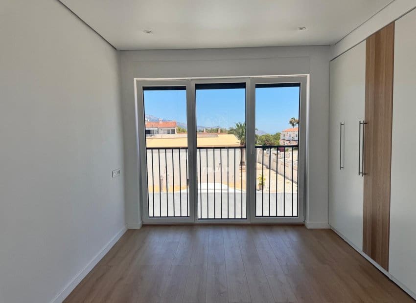 3 soveværelse Villa til salg i La Nucia med swimmingpool - € 530.000 (Ref: 9944944)