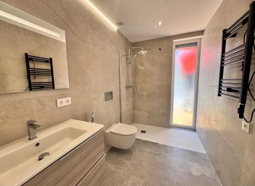 3 soveværelse Villa til salg i La Nucia med swimmingpool - € 530.000 (Ref: 9944944)