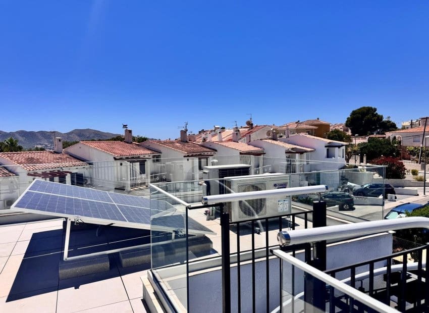 3 soveværelse Villa til salg i La Nucia med swimmingpool - € 530.000 (Ref: 9944944)