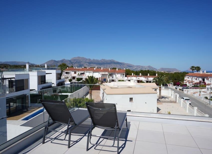 3 soveværelse Villa til salg i La Nucia med swimmingpool - € 530.000 (Ref: 9944944)