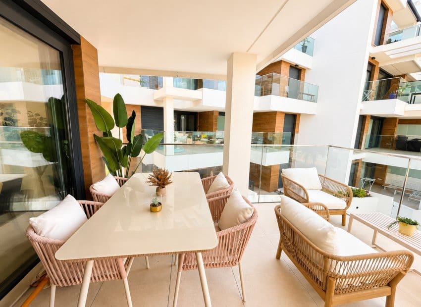 3 soveværelse Strandlejlighed til salg i Denia med swimmingpool garage - € 575.000 (Ref: 9946358)