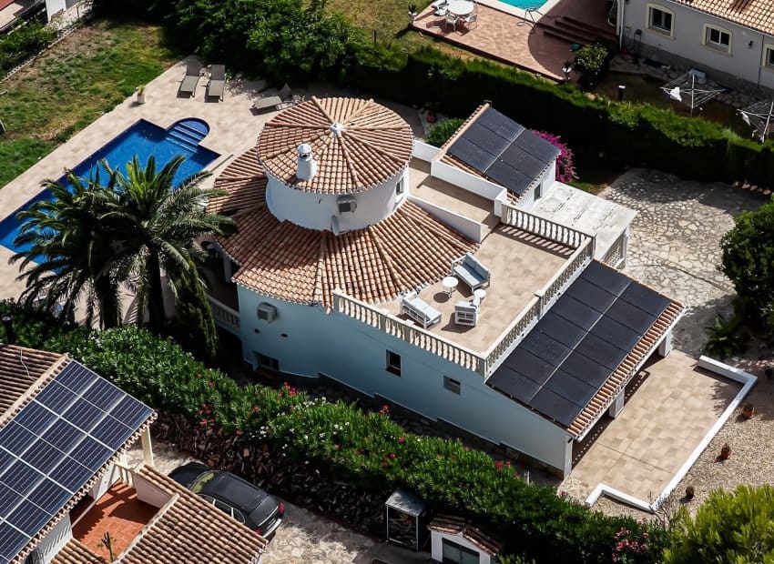 4 bedroom Villa for sale in Denia with pool - € 895,000 (Ref: 9953122)