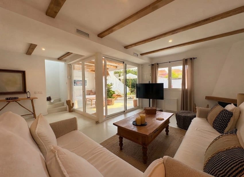 3 bedroom Villa for sale in Denia with pool - € 749,000 (Ref: 9971784)