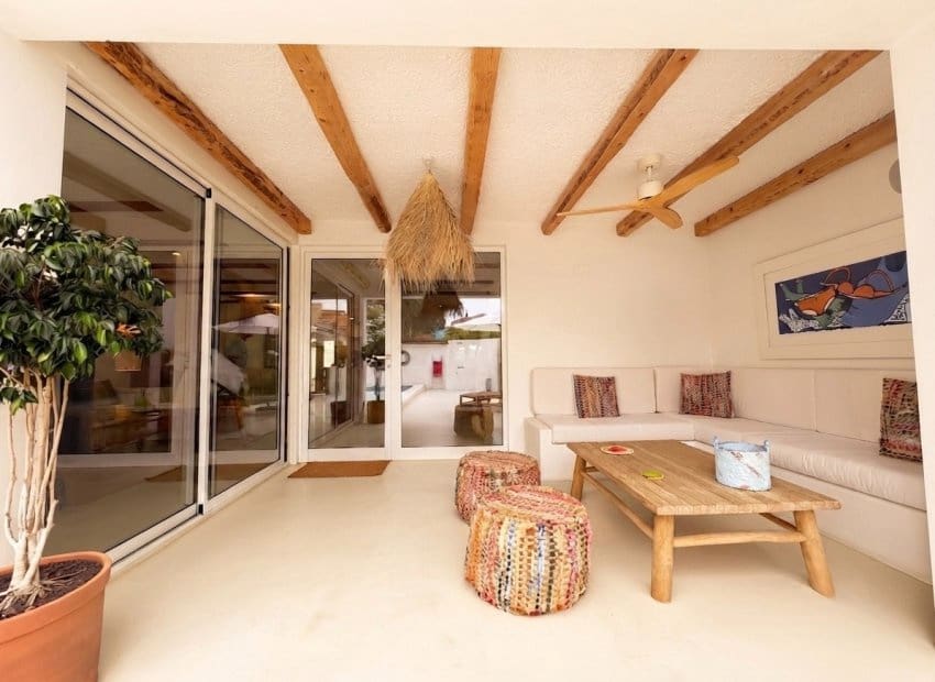 3 bedroom Villa for sale in Denia with pool - € 749,000 (Ref: 9971784)