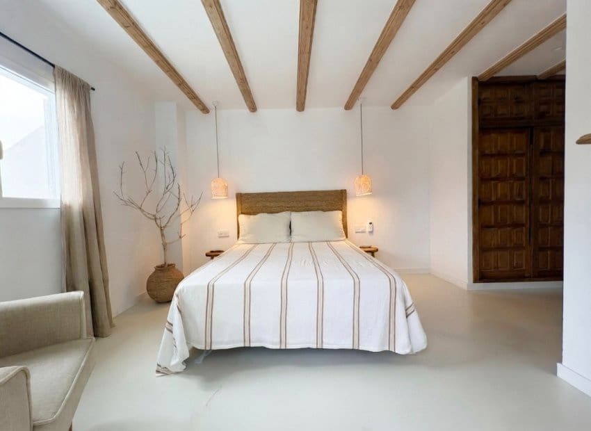 3 bedroom Villa for sale in Denia with pool - € 749,000 (Ref: 9971784)
