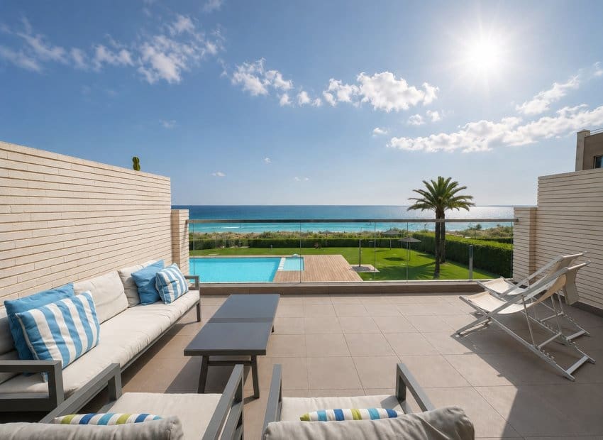 2 bedroom Beach Apartment for sale in Denia with pool garage - € 575,000 (Ref: 9976023)