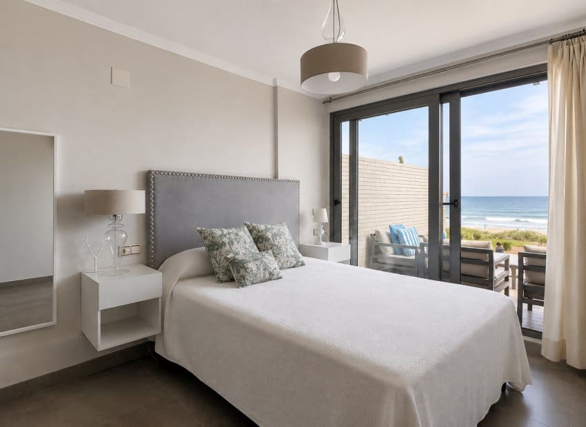 2 bedroom Beach Apartment for sale in Denia with pool garage - € 575,000 (Ref: 9976023)