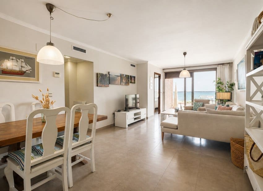 2 bedroom Beach Apartment for sale in Denia with pool garage - € 575,000 (Ref: 9976023)