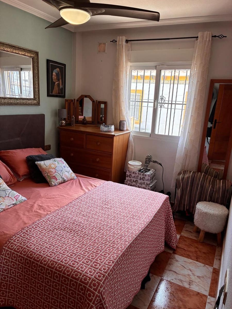 2 soverom Villa til salgs i Orihuela Costa med svømmebasseng - € 249 995 (Ref: 10005635)