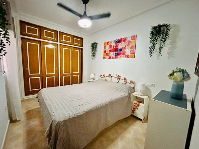 2 chambre Appartement à vendre à Centro, Torrevieja avec piscine - 128 000 € (Ref: 10035389)