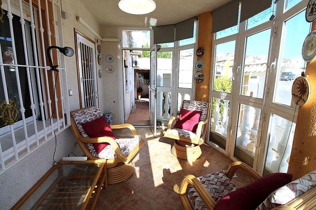 3 makuuhuone Huvila myytävänä paikassa San Miguel de Salinas mukana uima-altaan 
autotalli - 299 900 € (Ref: 10059076)