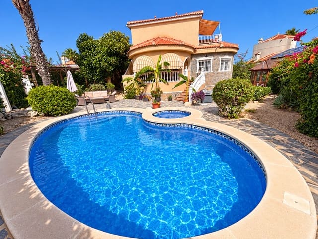 3 soveværelse Villa til salg i Doña Pepa, Rojales med swimmingpool - € 399.950 (Ref: 10067940)