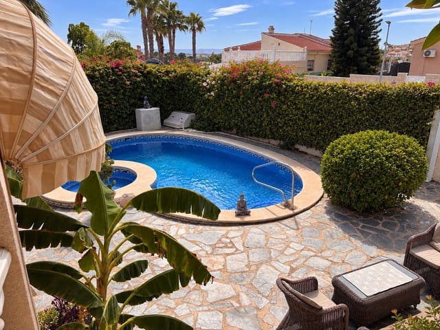 3 soveværelse Villa til salg i Doña Pepa, Rojales med swimmingpool - € 399.950 (Ref: 10067940)