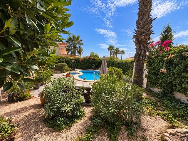3 soveværelse Villa til salg i Doña Pepa, Rojales med swimmingpool - € 399.950 (Ref: 10067940)