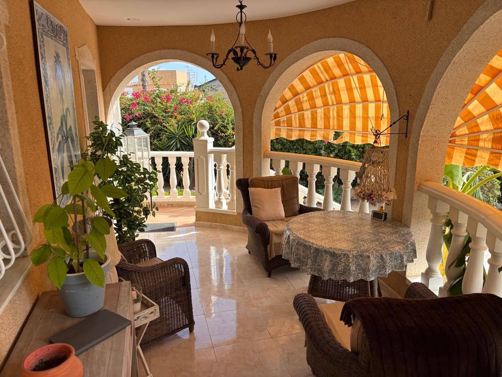 3 soveværelse Villa til salg i Dona Pepa med swimmingpool - € 399.950 (Ref: 10067940)