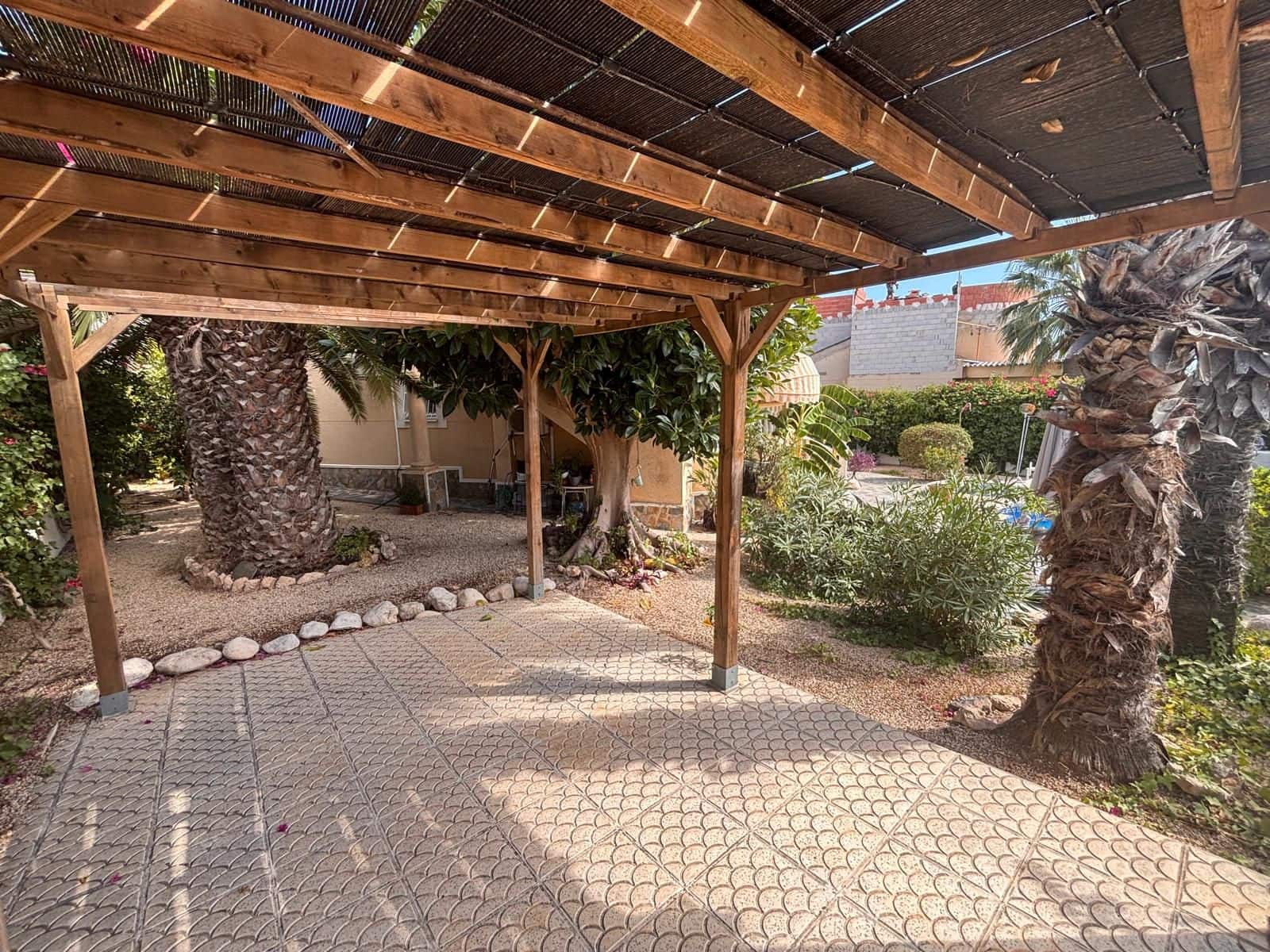 3 soveværelse Villa til salg i Dona Pepa med swimmingpool - € 399.950 (Ref: 10067940)