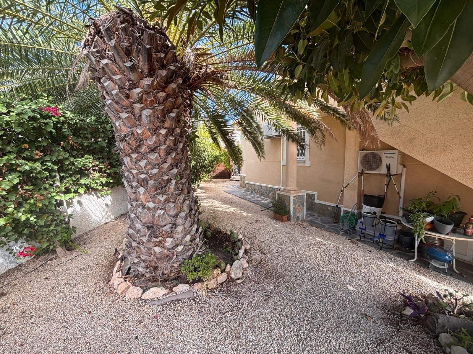 3 soveværelse Villa til salg i Dona Pepa med swimmingpool - € 399.950 (Ref: 10067940)