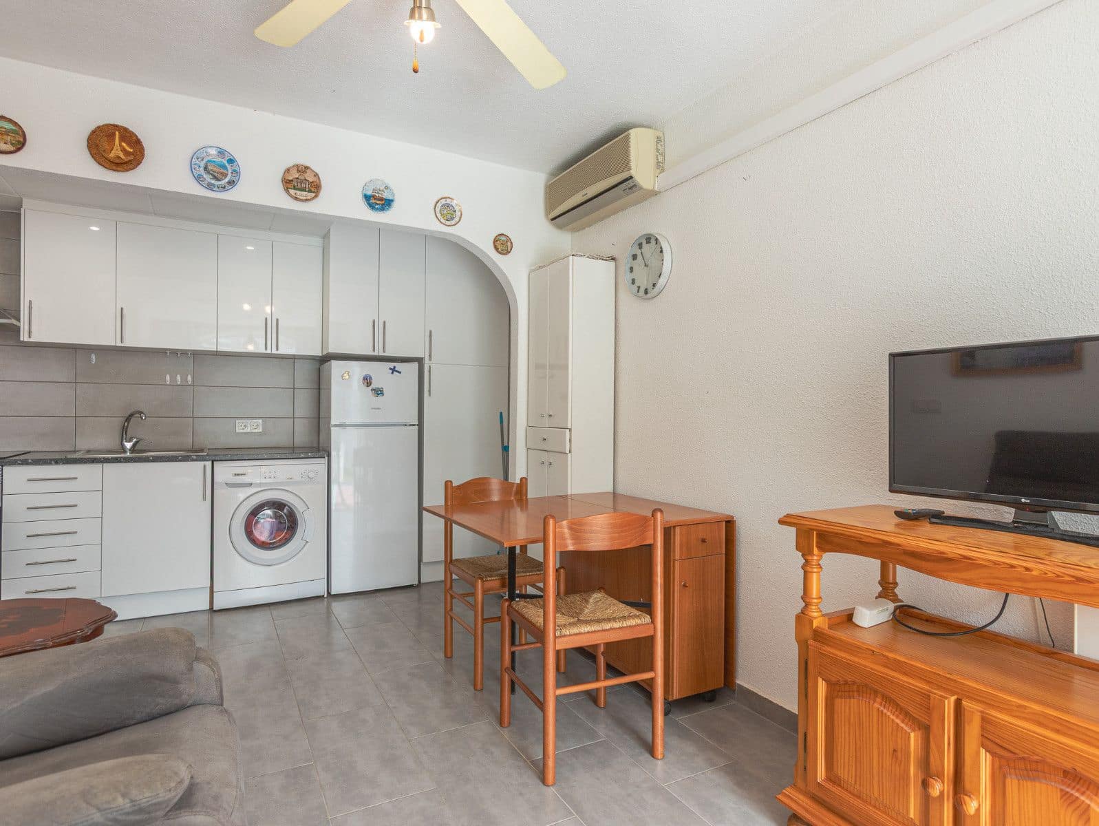 1 sypialnia Bungalow na sprzedaż w Torrevieja z basenem - 117 000 € (Ref: 10086143)