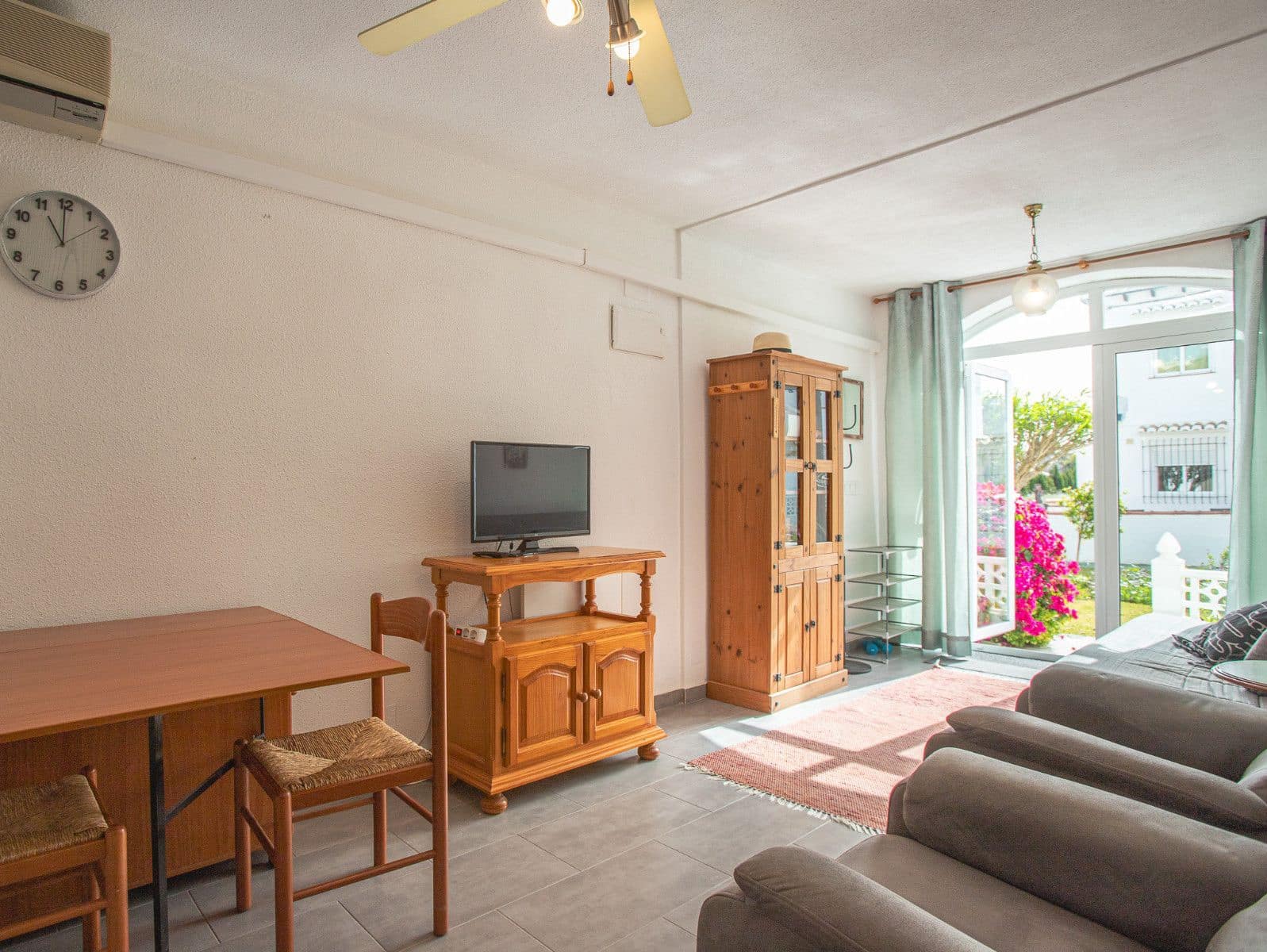 1 sypialnia Bungalow na sprzedaż w Torrevieja z basenem - 117 000 € (Ref: 10086143)