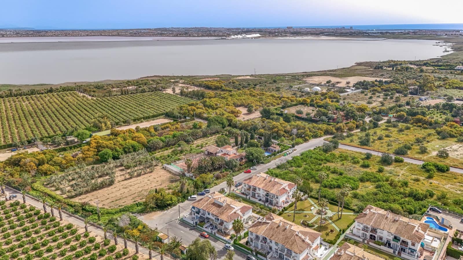 1 sypialnia Bungalow na sprzedaż w Torrevieja z basenem - 117 000 € (Ref: 10086143)