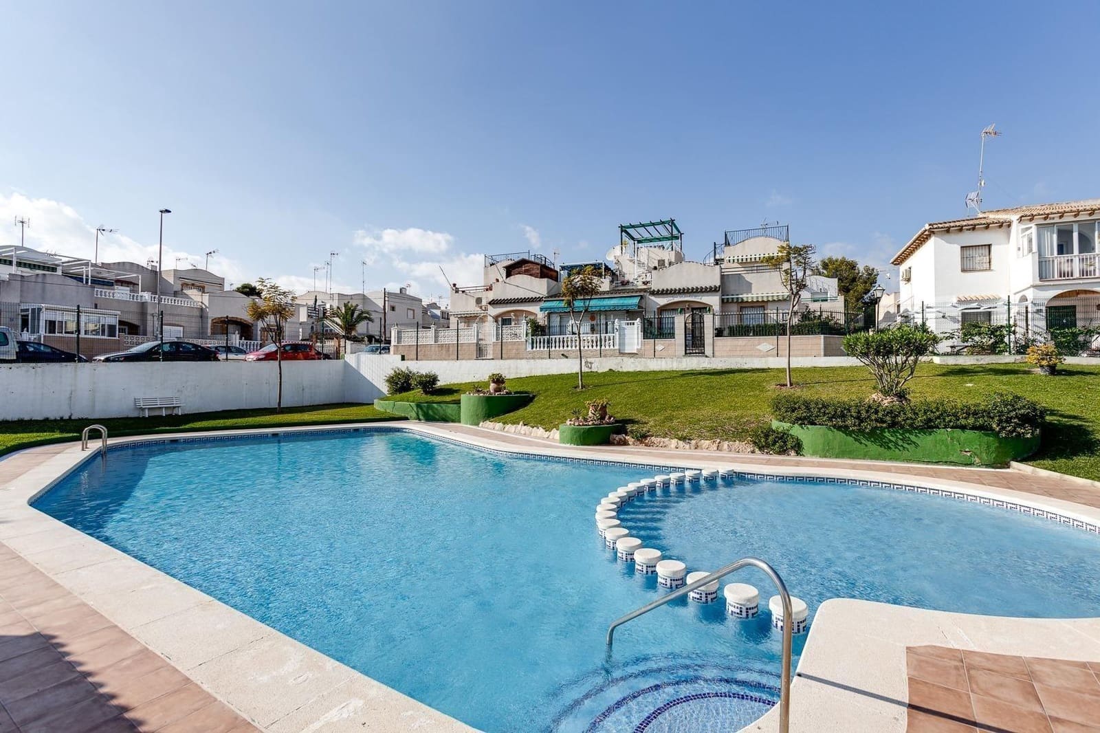 2 quarto Bungalow para venda em Los Balcones com piscina - 130 000 € (Ref: 10100452)