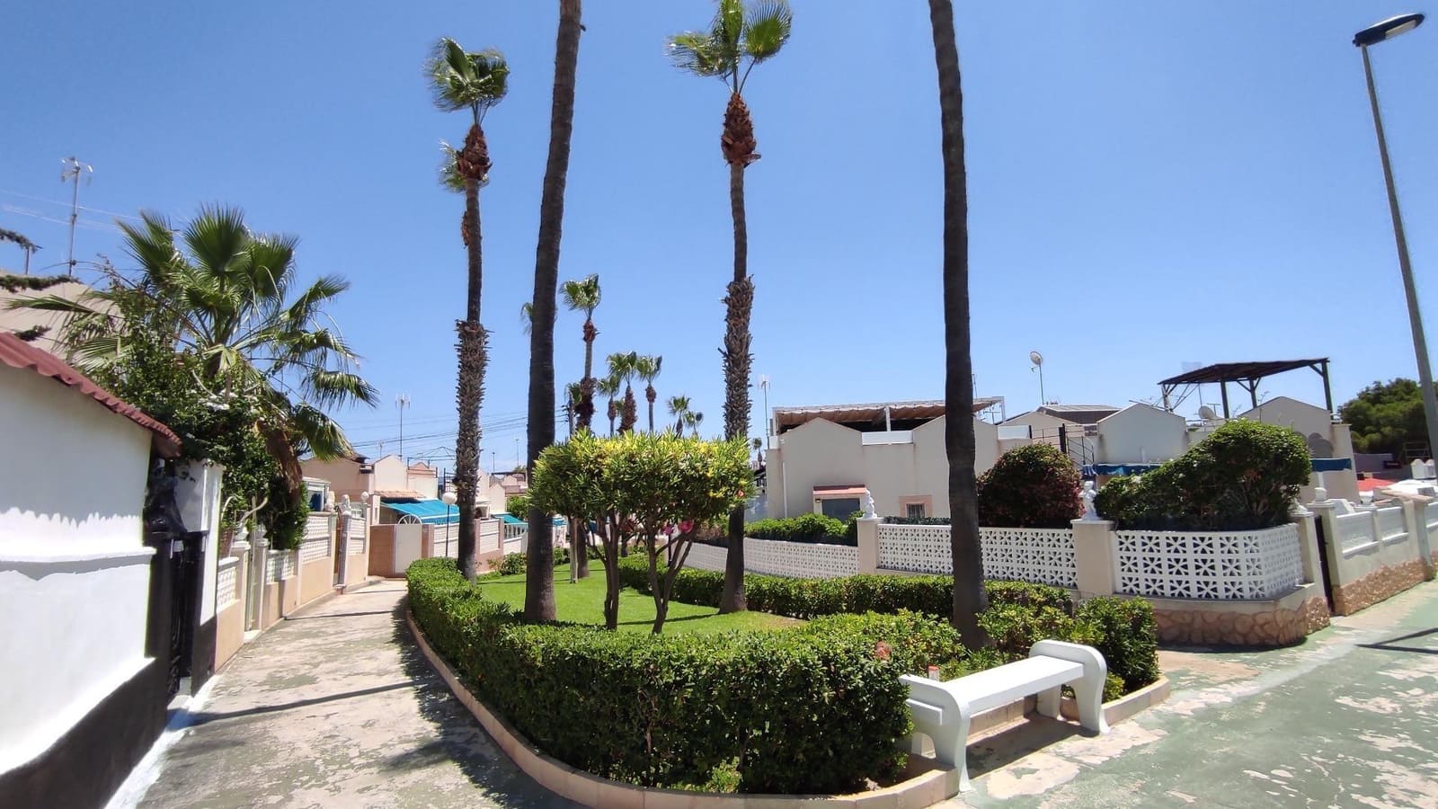 2 quarto Bungalow para venda em Los Balcones com piscina - 130 000 € (Ref: 10100452)