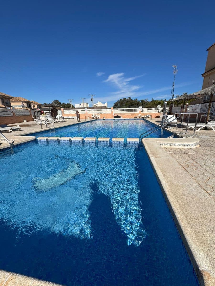 2 makuuhuone Bungalow myytävänä paikassa Torrevieja mukana uima-altaan - 132 000 € (Ref: 10148853)