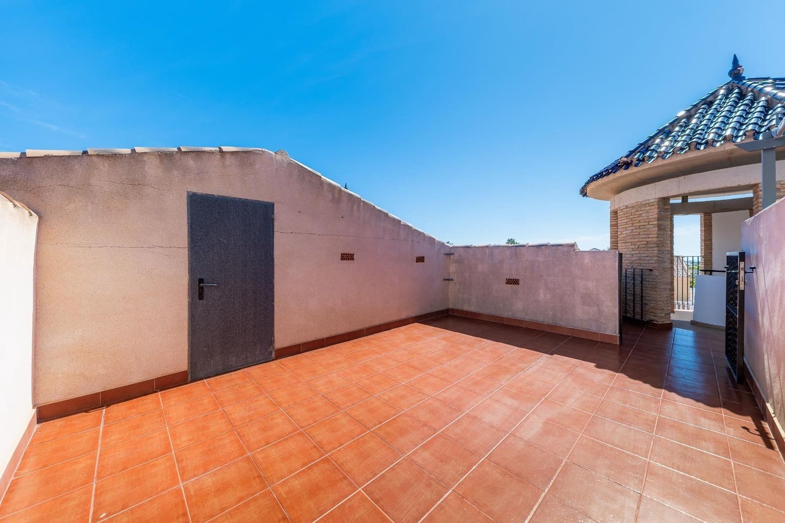 2 soverom Penthouse til salgs i Villamartin med svømmebasseng - € 134 900 (Ref: 10159690)