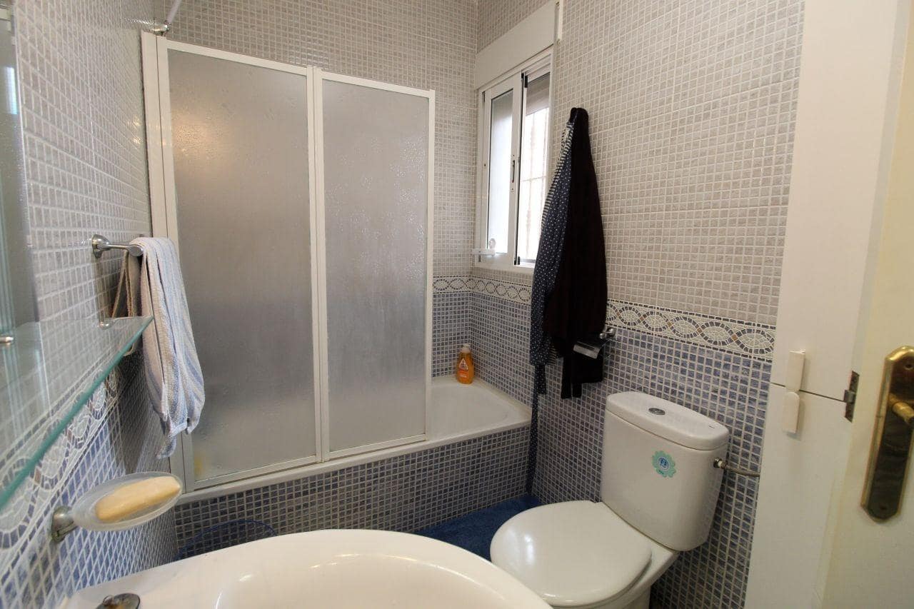 2 soveværelse Penthouse til salg i Filipinas med swimmingpool garage - € 159.900 (Ref: 10162276)